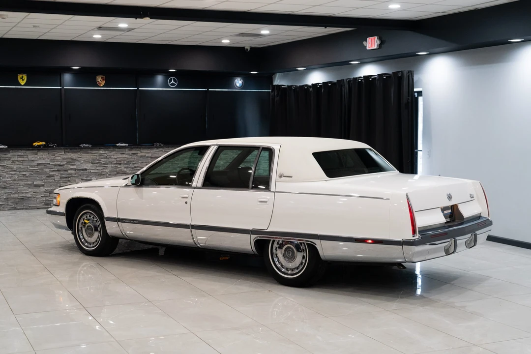 1995 Cadillac Fleetwood - Image 26 of 31
