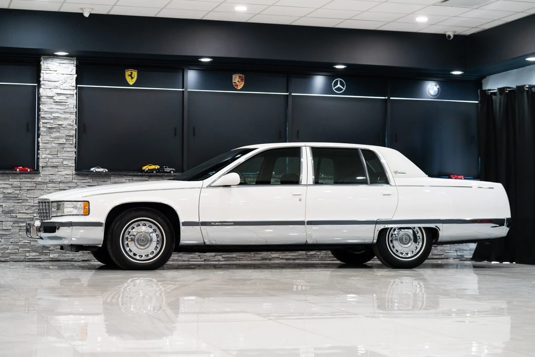1995 Cadillac Fleetwood - Image 23 of 31