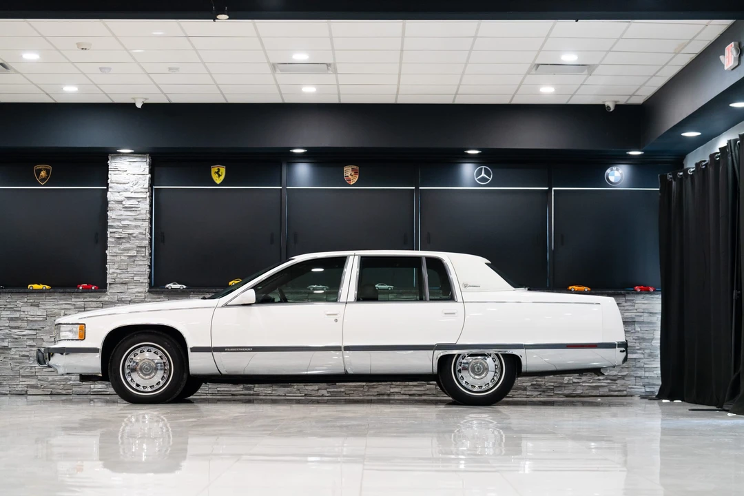 1995 Cadillac Fleetwood - Image 25 of 31