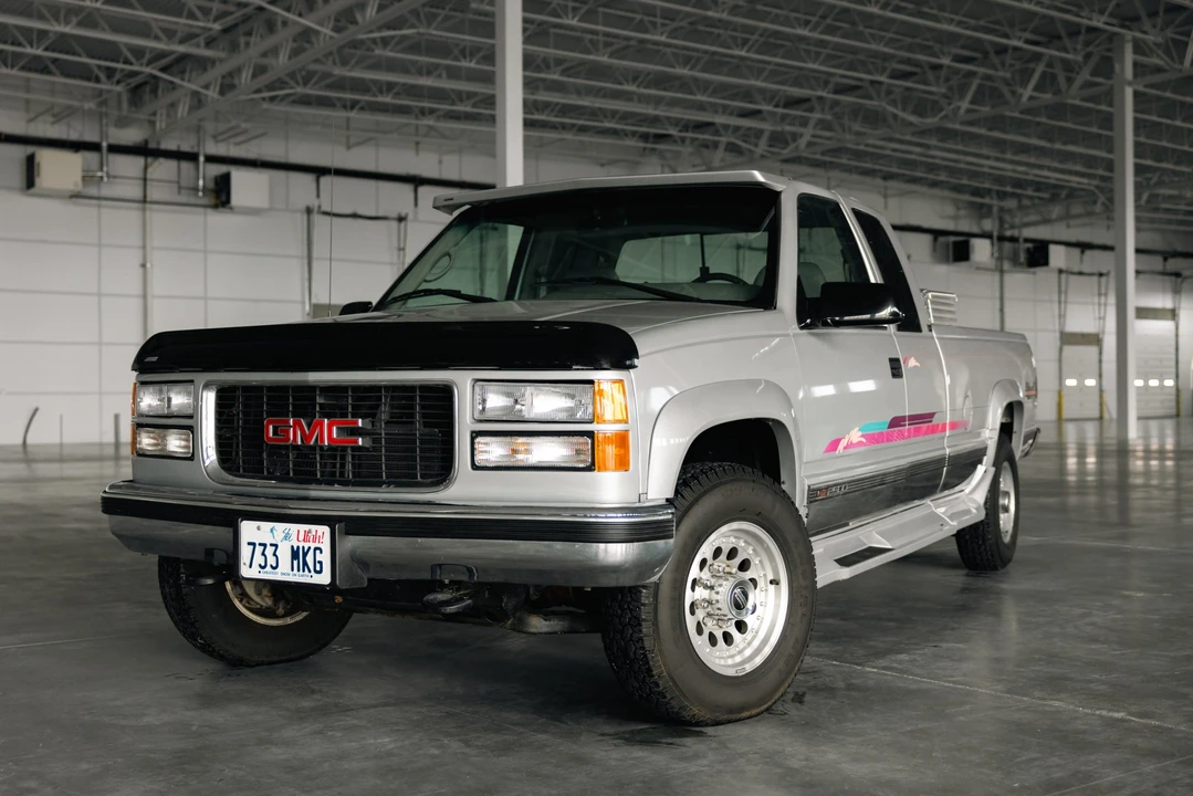 1995 GMC Sierra 1st Gen - Image 2 of 31