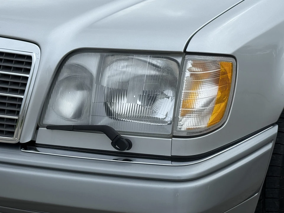 1995 Mercedes-Benz W124 E-Class - Image 28 of 31