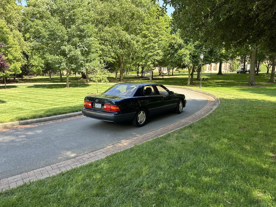 1998 Lexus LS 2nd Gen - Image 13 of 31