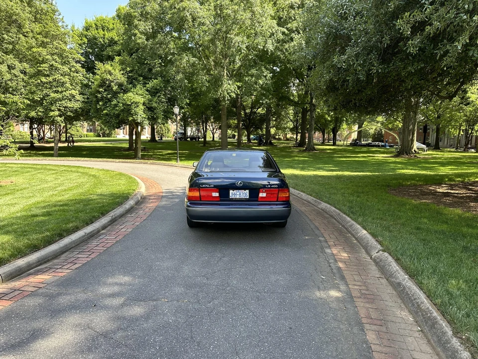 1998 Lexus LS 2nd Gen - Image 14 of 31