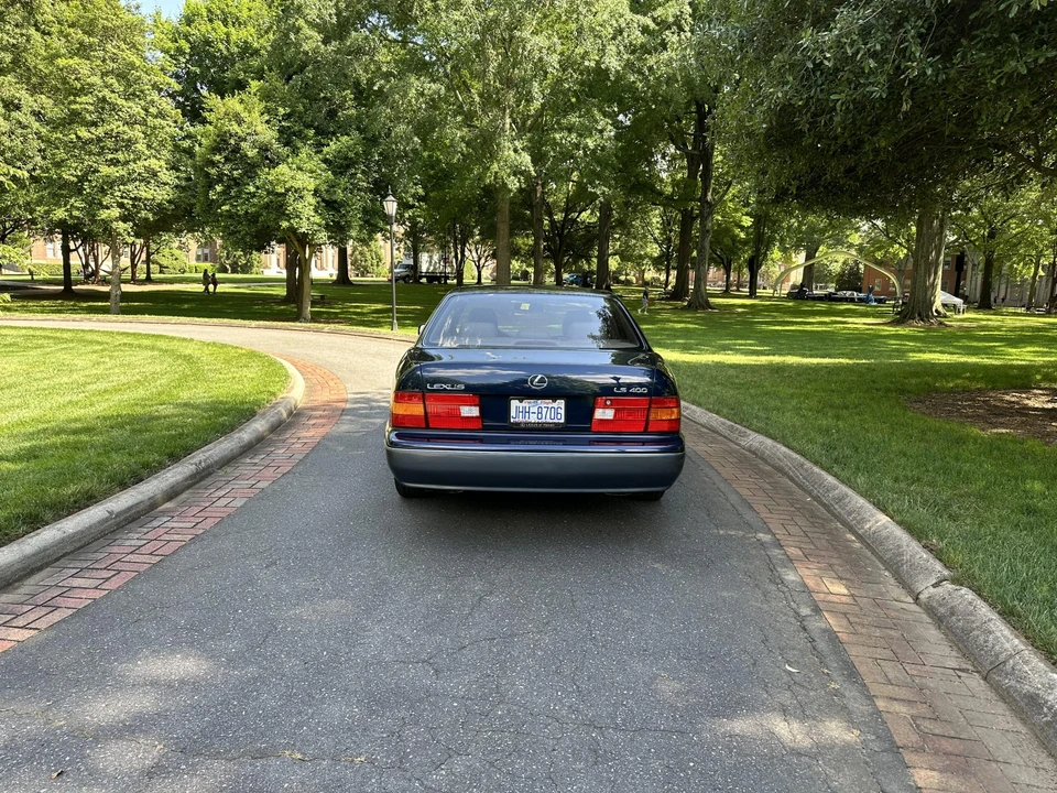 1998 Lexus LS 2nd Gen - Image 17 of 31