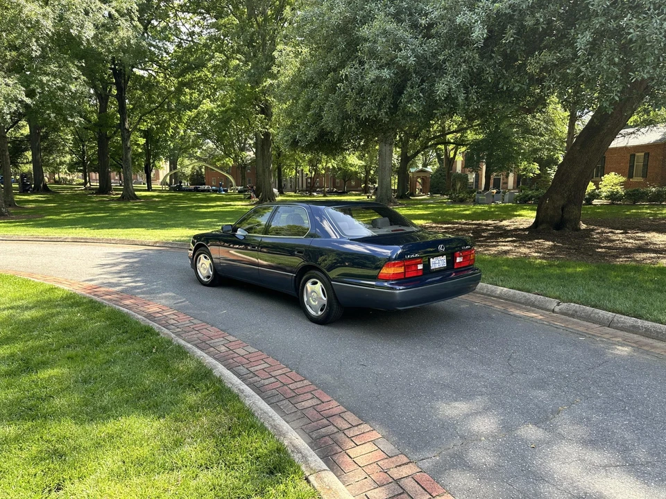 1998 Lexus LS 2nd Gen - Image 18 of 31