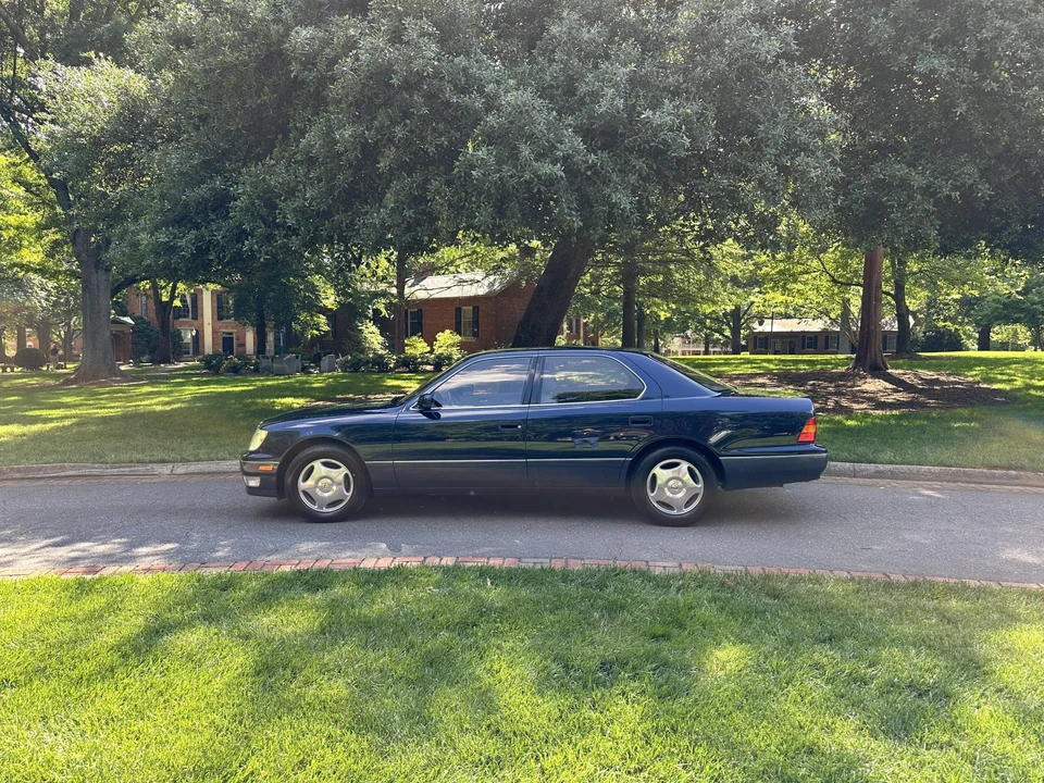 1998 Lexus LS 2nd Gen - Image 21 of 31