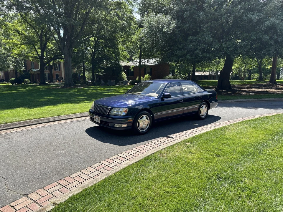 1998 Lexus LS 2nd Gen - Image 2 of 31