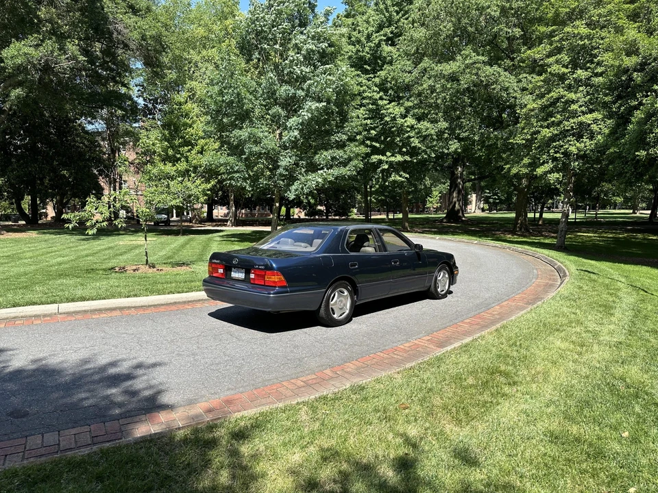 1998 Lexus LS 2nd Gen - Image 12 of 31