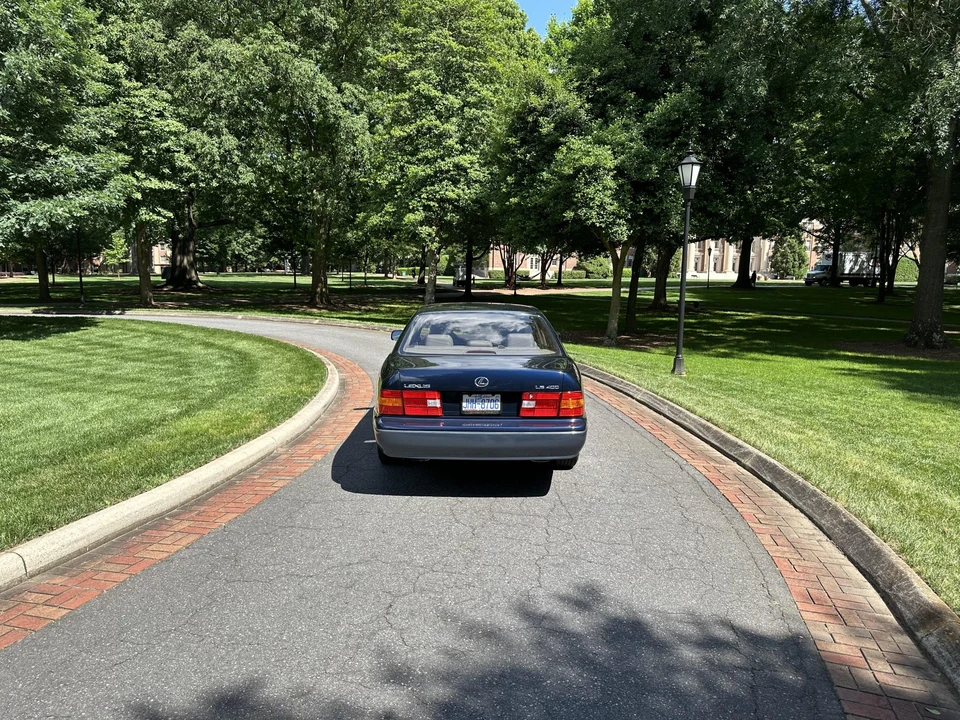 1998 Lexus LS 2nd Gen - Image 15 of 31