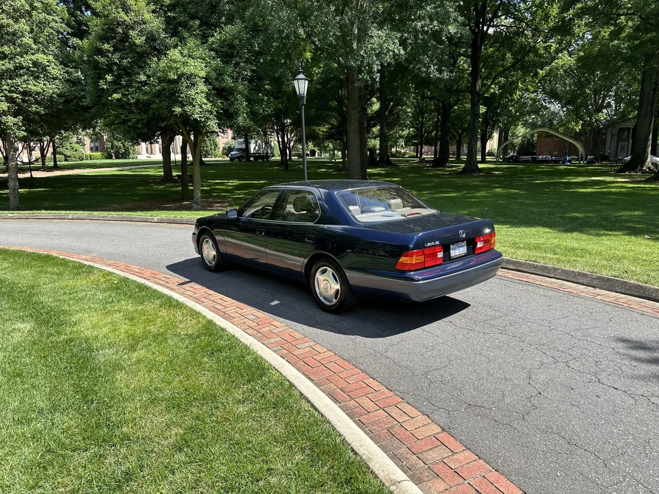 1998 Lexus LS 2nd Gen - Image 19 of 31