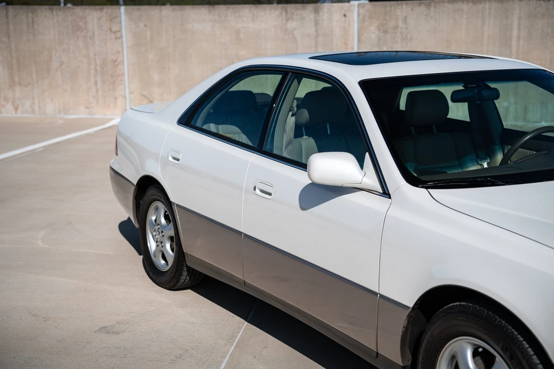 1999 Lexus ES 3rd Gen - Image 19 of 31