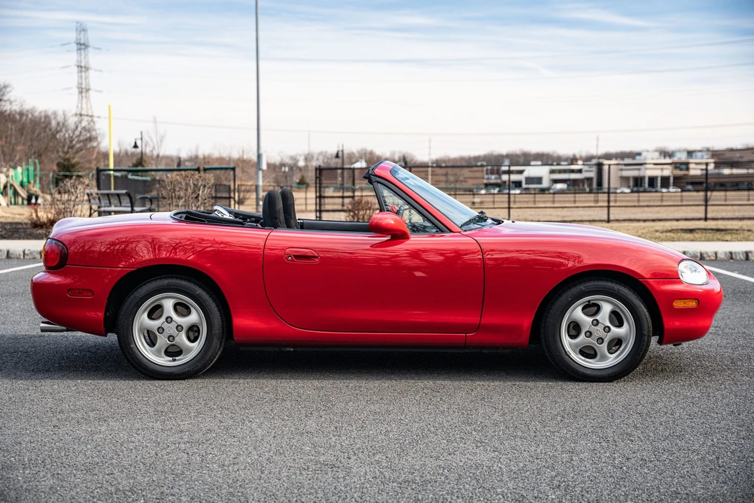 1999 Mazda NB MX-5 Miata - Image 5 of 31