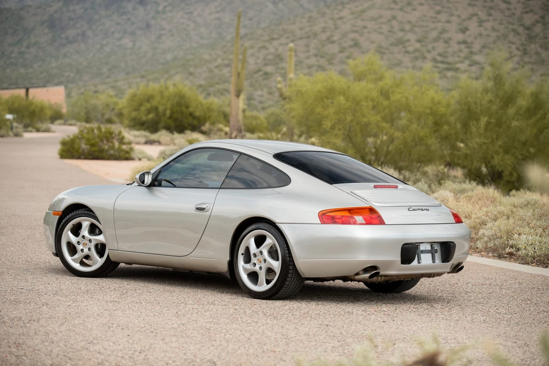 1999 Porsche 996 Carrera - Image 12 of 31