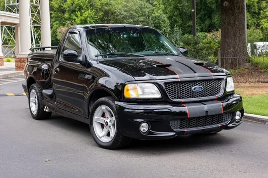 2000 Ford F-150 SVT Lightning 10th Gen - Image 3 of 31