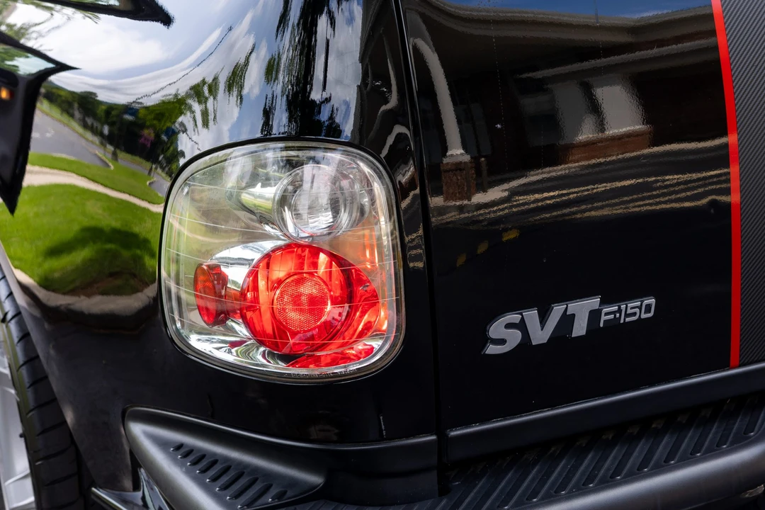 2000 Ford F-150 SVT Lightning 10th Gen - Image 17 of 31
