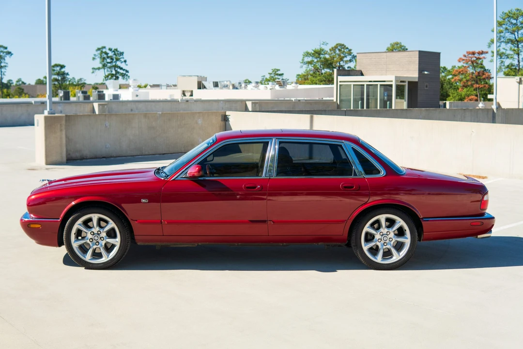 2000 Jaguar X308 XJR - Image 4 of 31