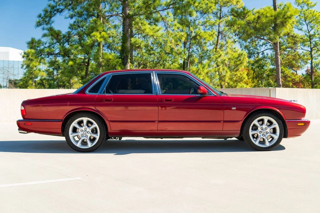 2000 Jaguar X308 XJR - Image 11 of 31