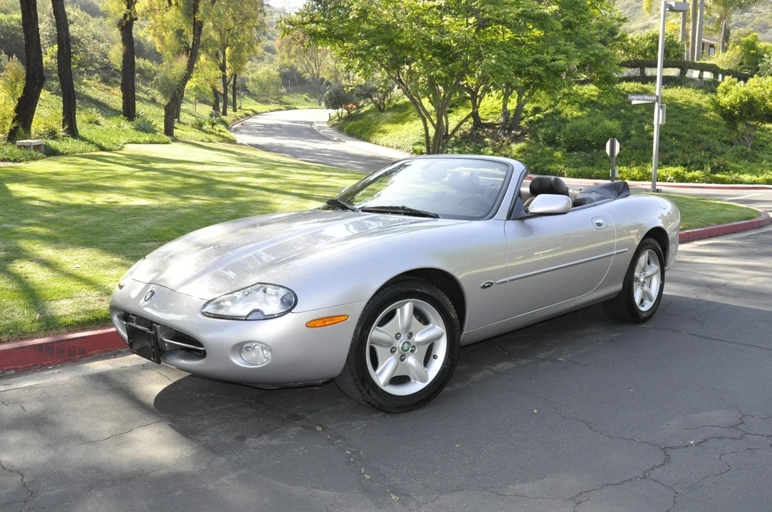 2001 Jaguar X100 XK8 - Image 4 of 31