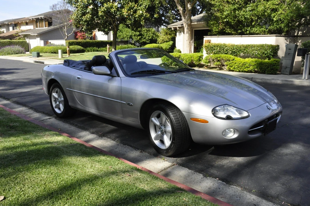 2001 Jaguar X100 XK8 - Image 7 of 31