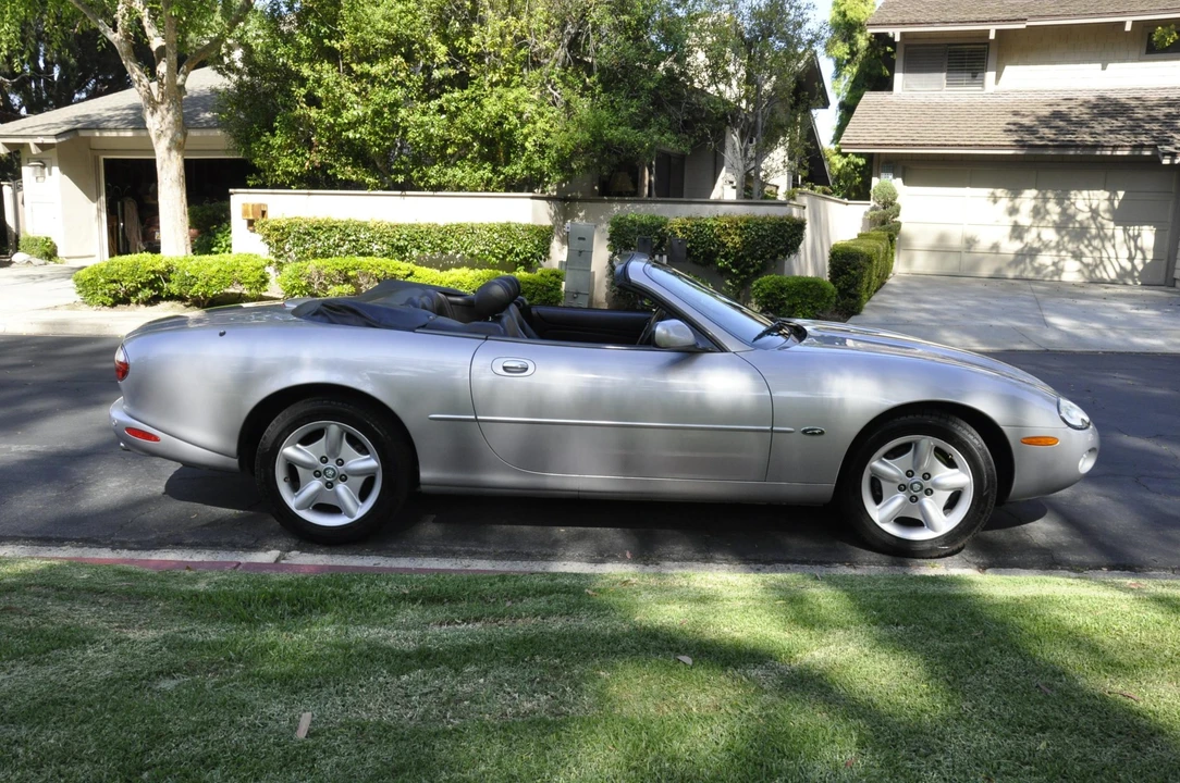 2001 Jaguar X100 XK8 - Image 8 of 31
