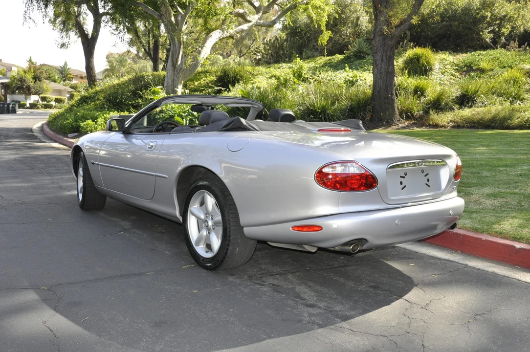 2001 Jaguar X100 XK8 - Image 11 of 31