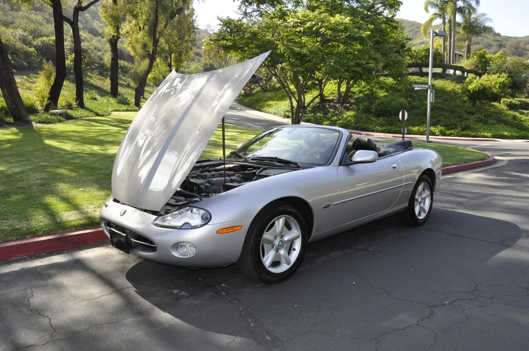 2001 Jaguar X100 XK8 - Image 16 of 31