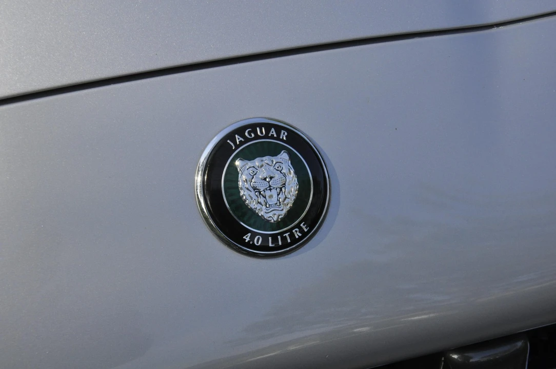 2001 Jaguar X100 XK8 - Image 30 of 31