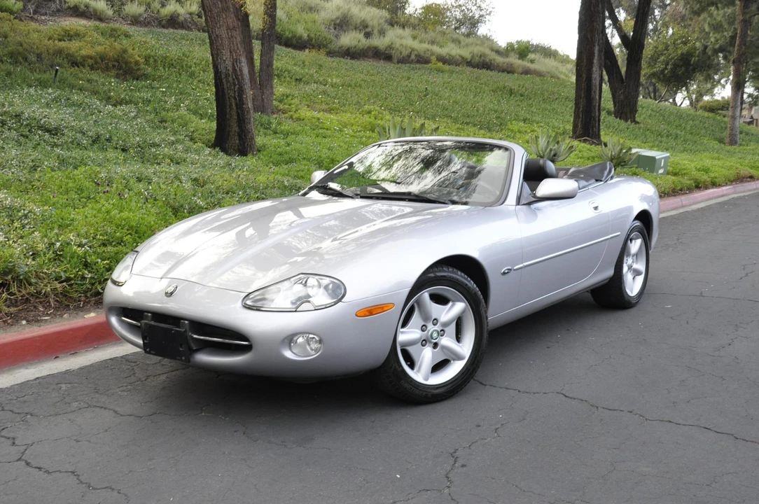 2001 Jaguar X100 XK8 - Image 3 of 31
