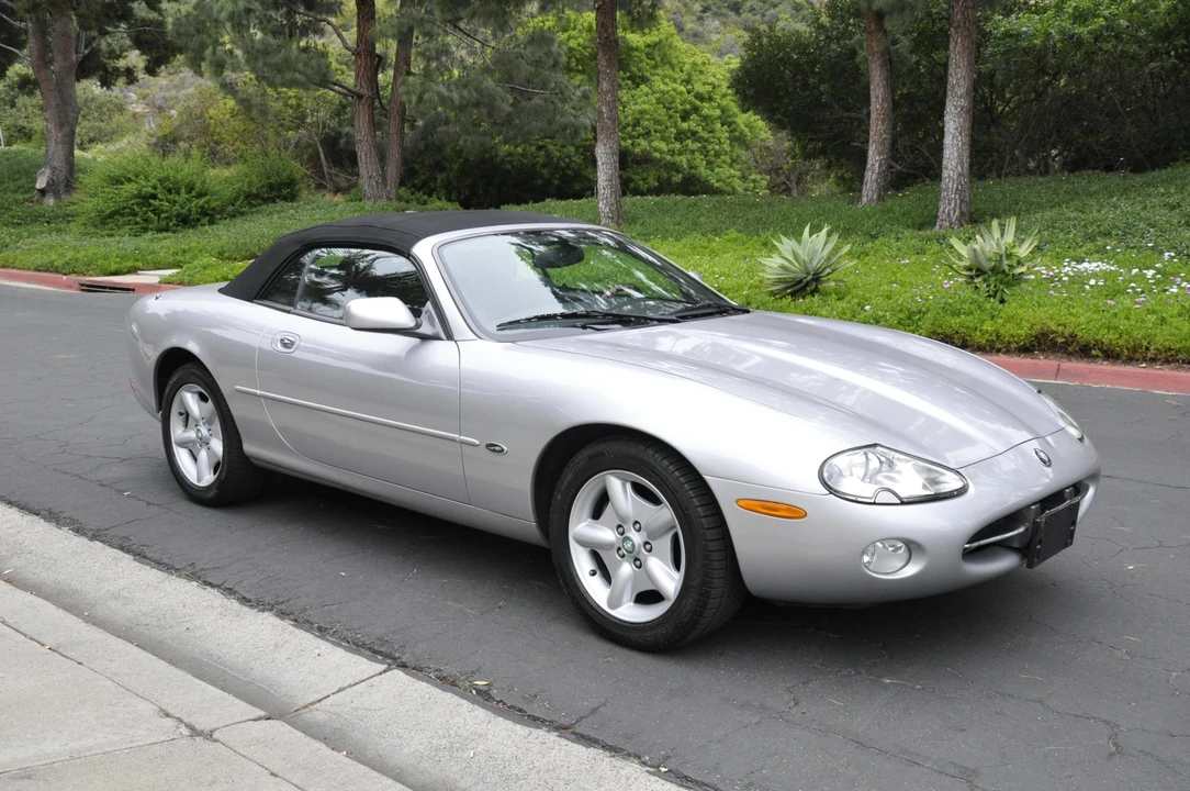 2001 Jaguar X100 XK8 - Image 13 of 31