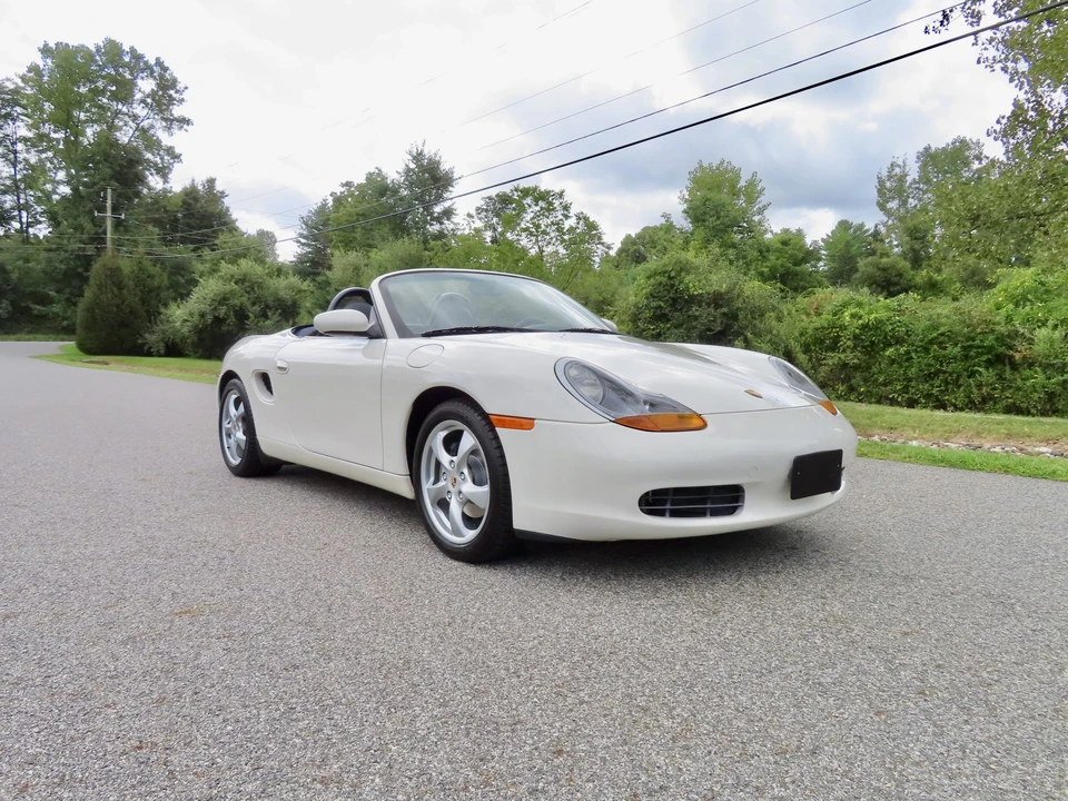 2001 Porsche 986 Boxster - Image 24 of 31