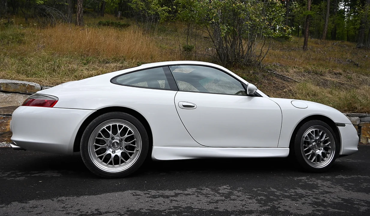 2002 Porsche 996 Carrera - Image 10 of 31