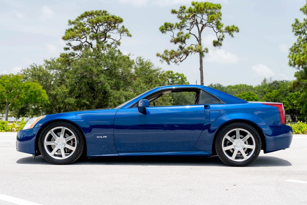 2004 Cadillac XLR - Image 4 of 31