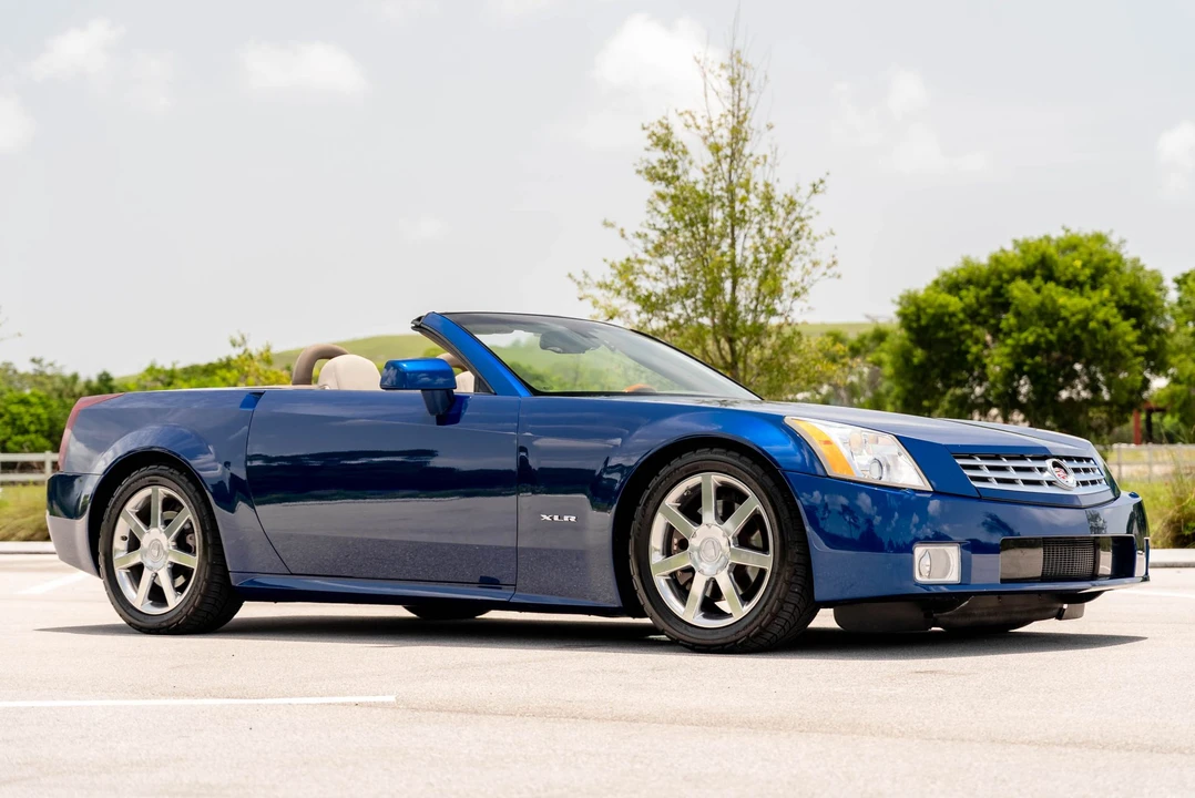 2004 Cadillac XLR - Image 14 of 31