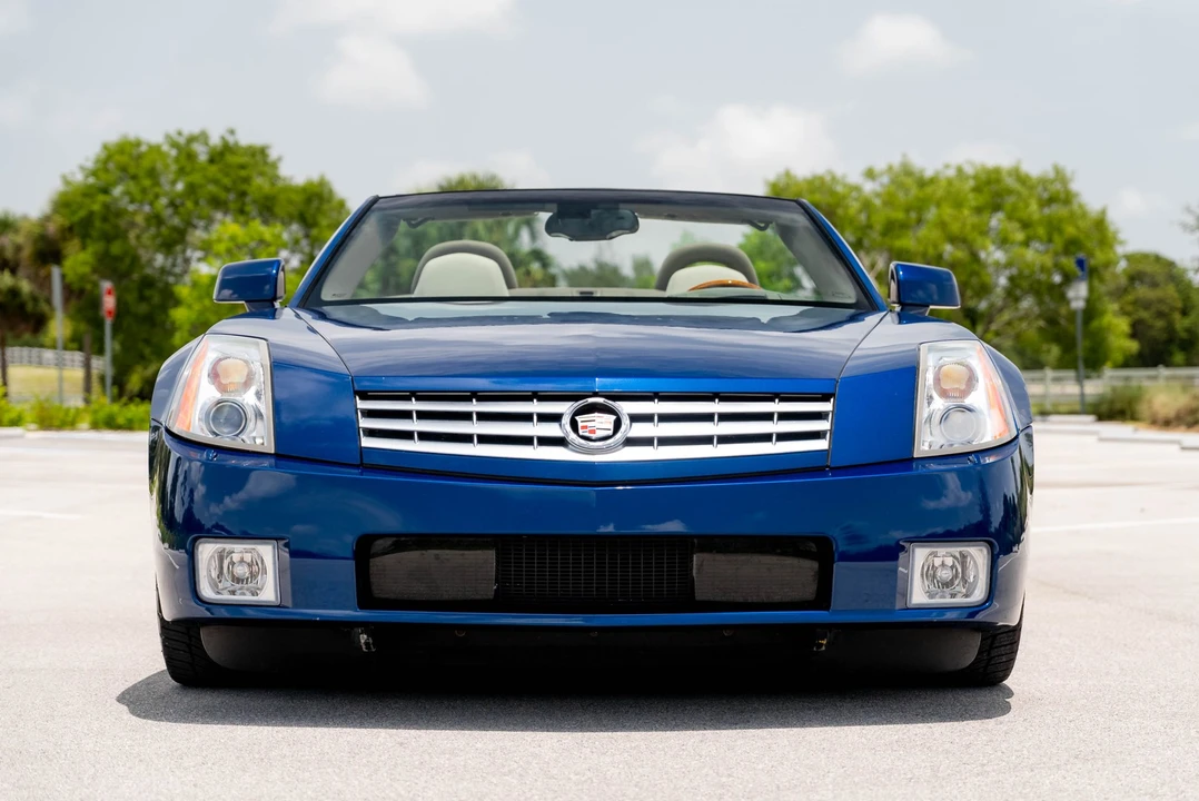 2004 Cadillac XLR - Image 20 of 31