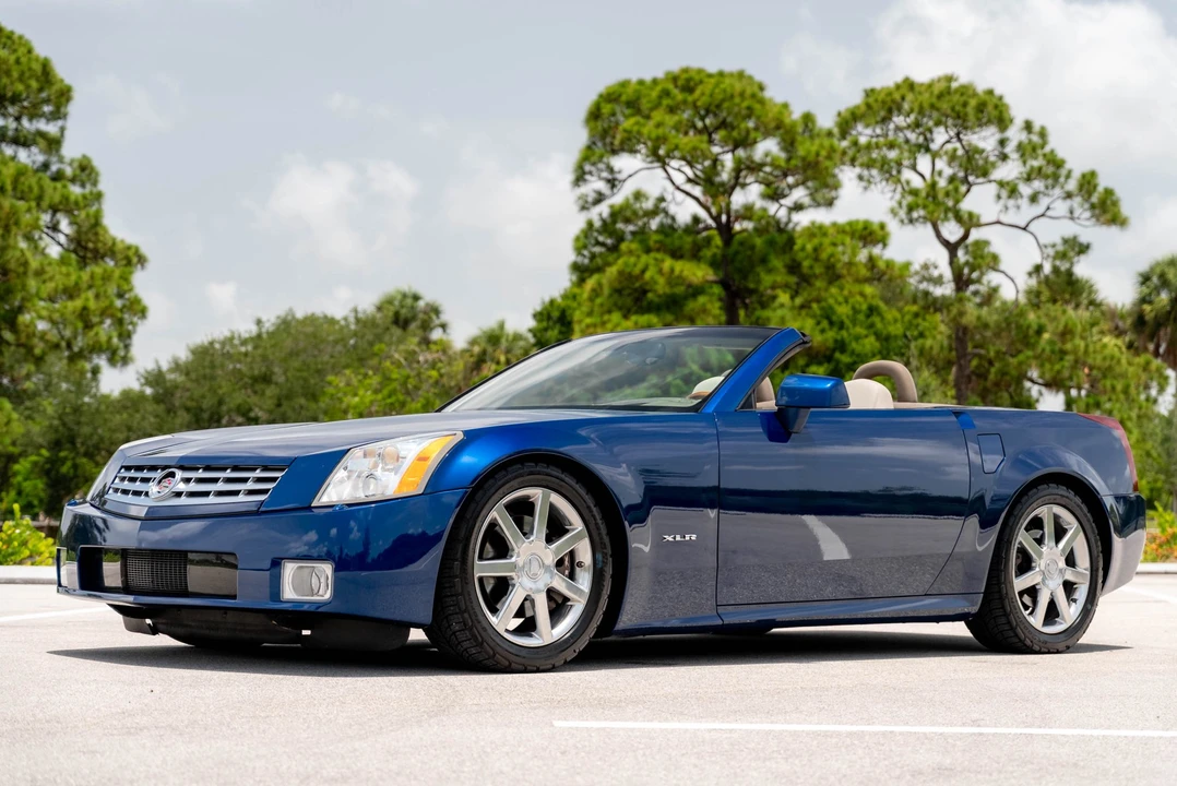 2004 Cadillac XLR - Image 2 of 31