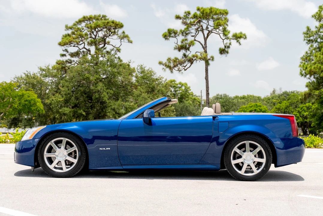 2004 Cadillac XLR - Image 3 of 31