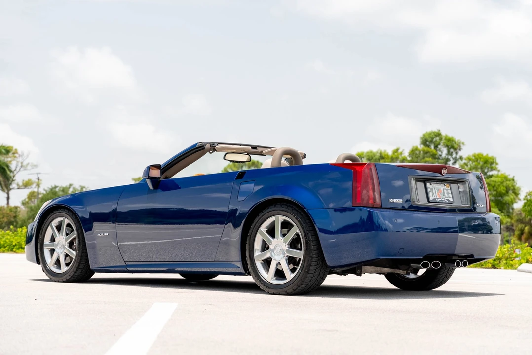 2004 Cadillac XLR - Image 5 of 31