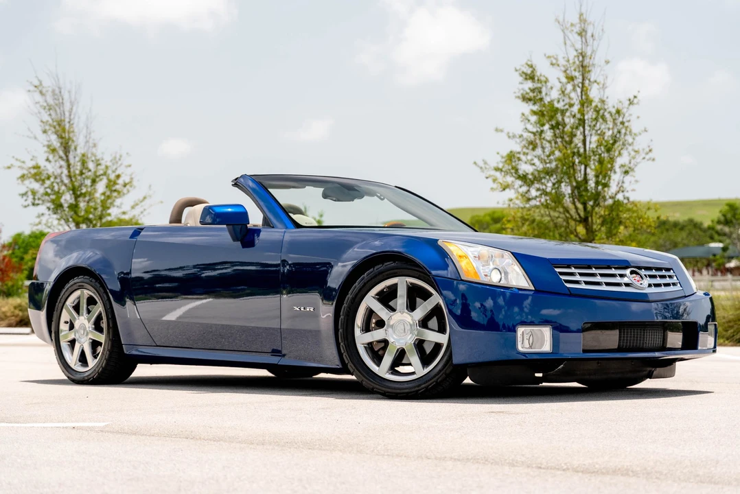 2004 Cadillac XLR - Image 15 of 31
