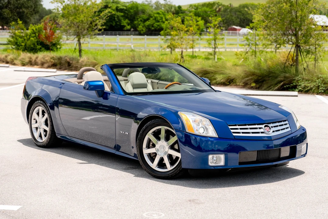 2004 Cadillac XLR - Image 16 of 31