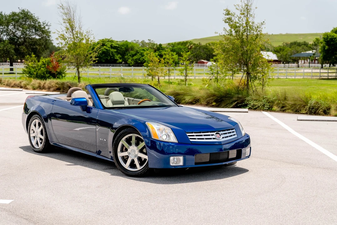 2004 Cadillac XLR - Image 17 of 31