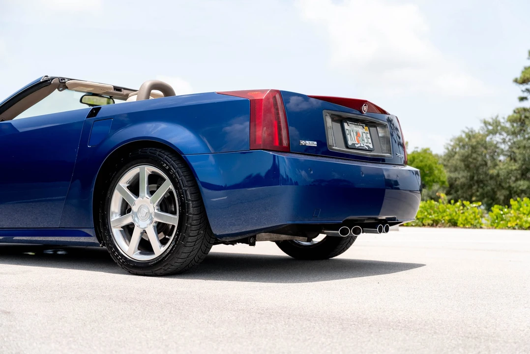 2004 Cadillac XLR - Image 27 of 31