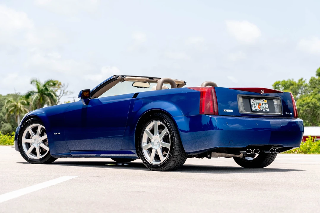 2004 Cadillac XLR - Image 6 of 31