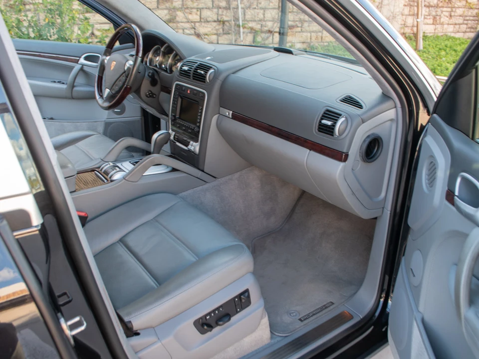 2004 Porsche 955/957 Cayenne Turbo - Image 25 of 31