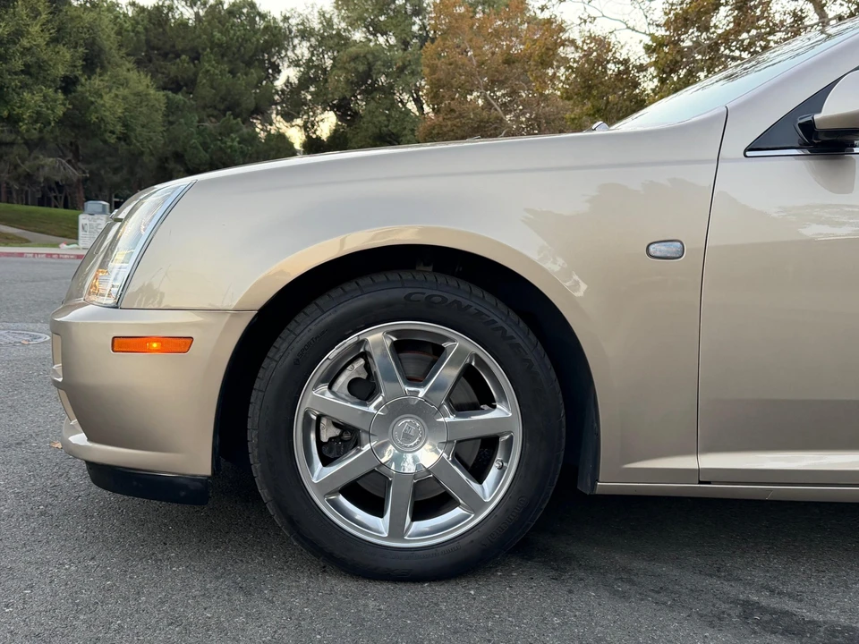2005 Cadillac STS - Image 17 of 31