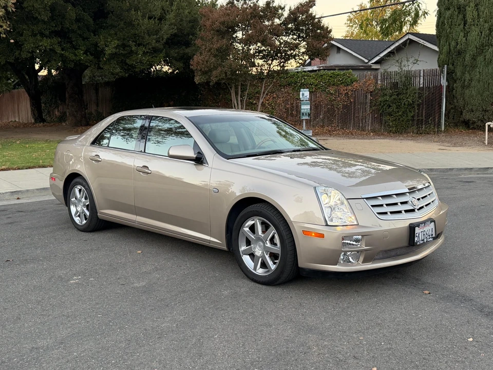 2005 Cadillac STS - Image 2 of 31