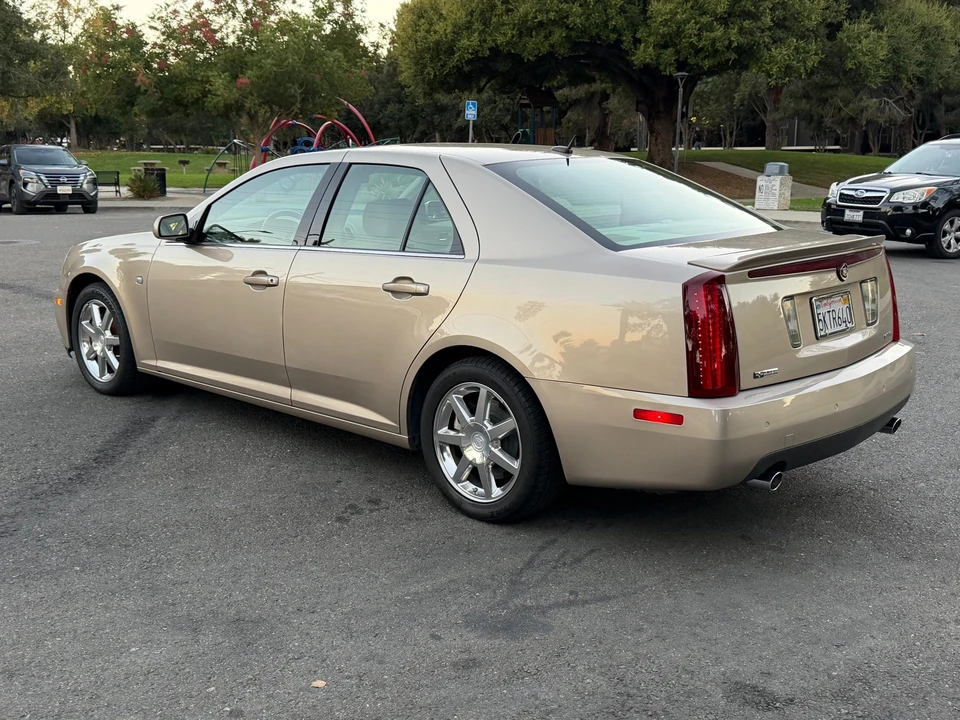 2005 Cadillac STS - Image 8 of 31