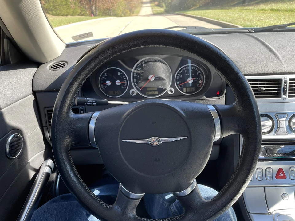 2005 Chrysler Crossfire - Image 27 of 31