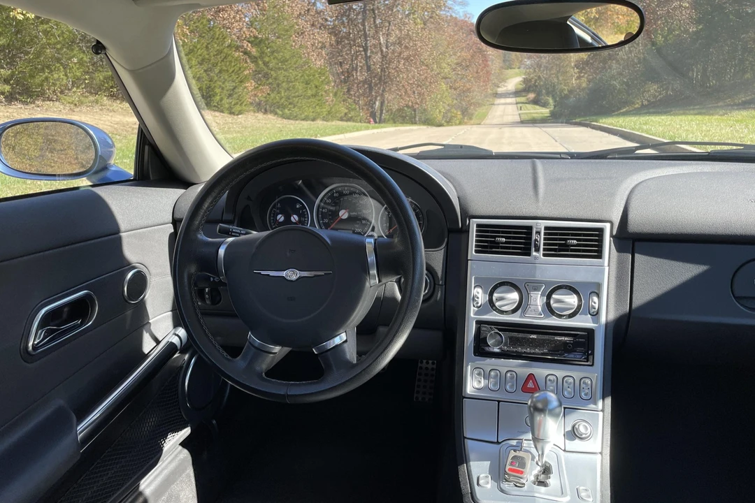 2005 Chrysler Crossfire - Image 26 of 31