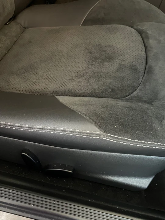 2005 Chrysler Crossfire - Image 23 of 31