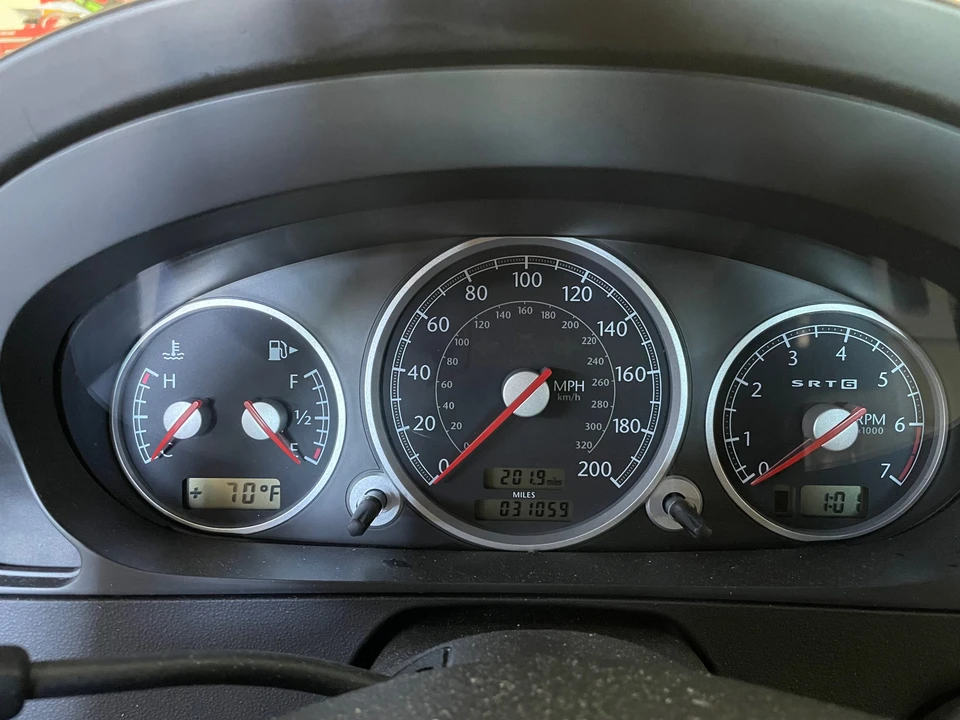 2005 Chrysler Crossfire - Image 28 of 31